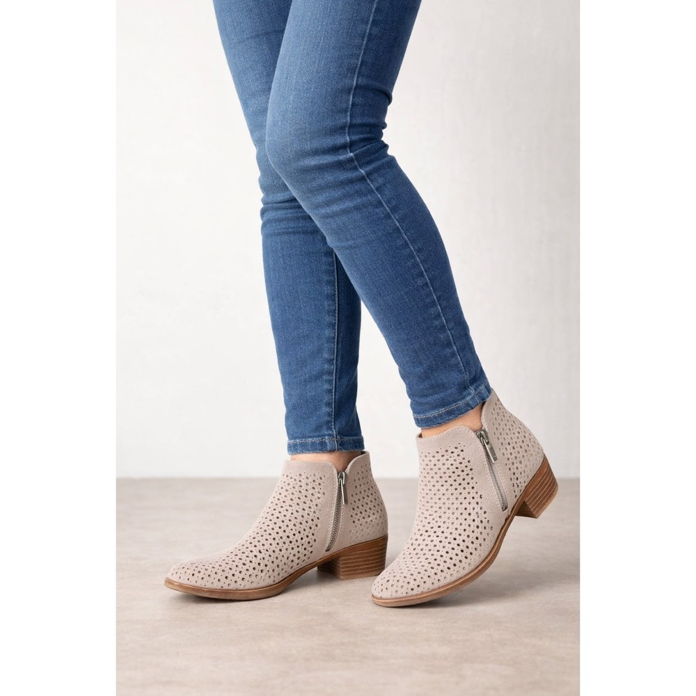 Lucky Brand Taupe Bayley Ankle Booties Women's size 7